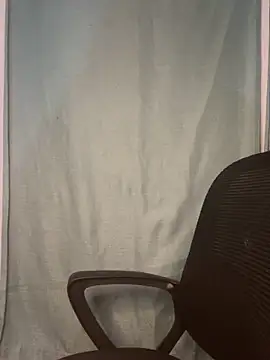 Snapshot of CharismaaBanx chatting on 01-22-25, 01:20 CharismaaBanx online show from 01-22-25, 01:20