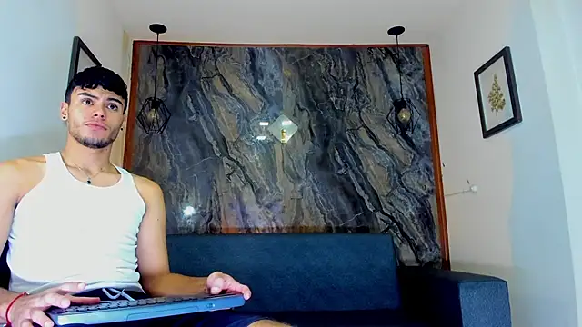 liam genner  online show from 02-09-25, 07:41