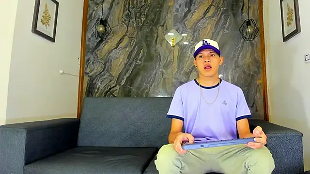 liam genner  online show from 02-14-25, 07:33