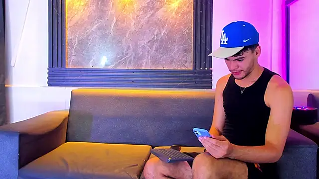 liam genner  online show from 11-17-25, 08:14