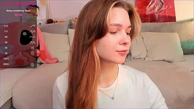 Frau Lina online show from 10-26-25, 02:23