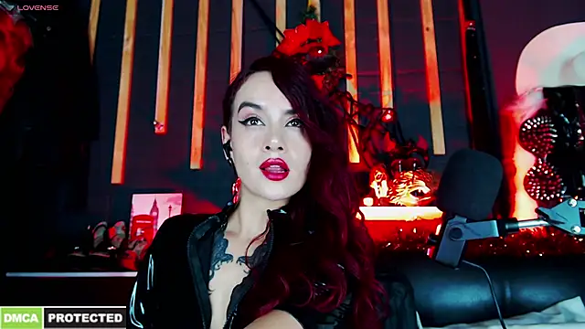 Snapshot of Liilith_goddess_ chatting on 12-15-25, 04:17 Liilith goddess online show from 12-15-25, 04:17