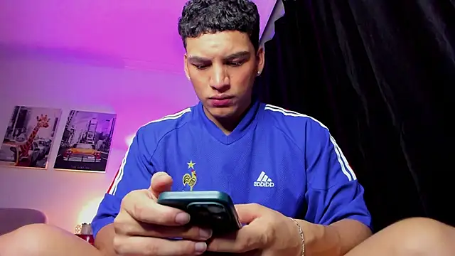 Snapshot of Curlblue chatting on 12-02-24, 02:31 Curlblue online show from 12-02-24, 02:31