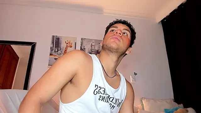 Snapshot of Curlblue chatting on 01-11-25, 01:48 Curlblue online show from 01-11-25, 01:48