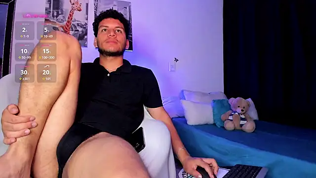 Snapshot of Curlblue chatting on 02-02-25, 07:30 Curlblue online show from 02-02-25, 07:30