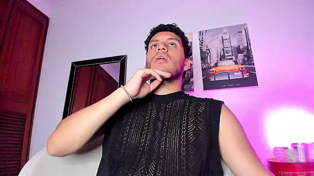 Snapshot of Curlblue chatting on 02-09-25, 01:44 Curlblue online show from 02-09-25, 01:44