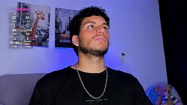 Snapshot of Curlblue chatting on 02-11-25, 06:19 Curlblue online show from 02-11-25, 06:19