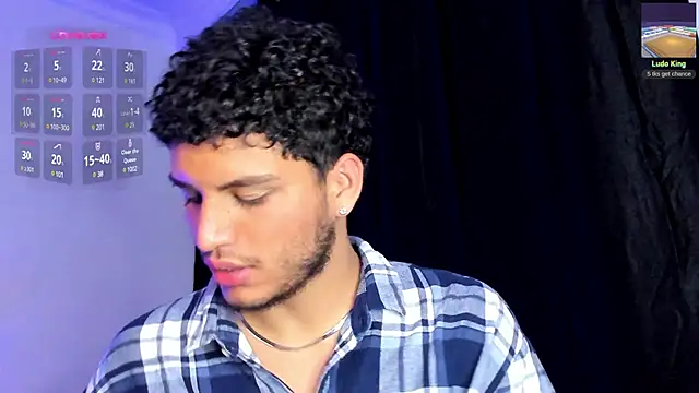 Snapshot of Curlblue chatting on 02-12-25, 03:40 Curlblue online show from 02-12-25, 03:40