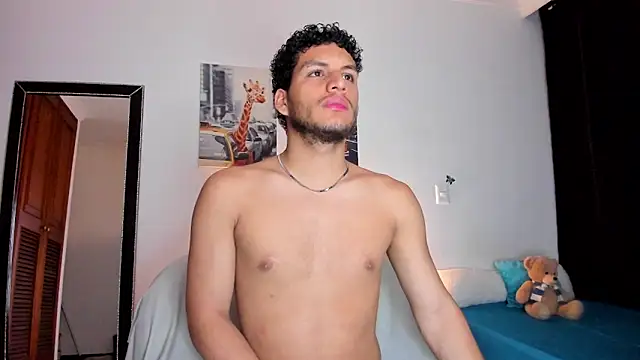 Snapshot of Curlblue chatting on 02-13-25, 02:12 Curlblue online show from 02-13-25, 02:12