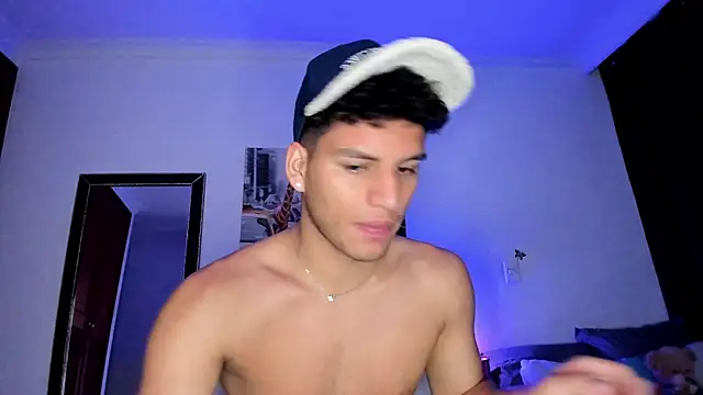 Snapshot of Curlblue chatting on 02-22-25, 08:18 Curlblue online show from 02-22-25, 08:18