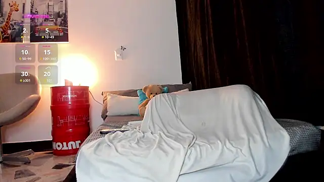 Snapshot of Curlblue chatting on 03-07-25, 09:07 Curlblue online show from 03-07-25, 09:07