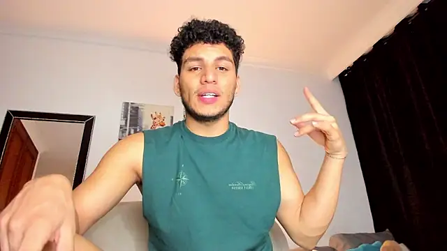 Snapshot of Curlblue chatting on 03-11-25, 03:05 Curlblue online show from 03-11-25, 03:05