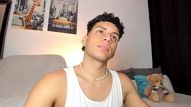 Snapshot of Curlblue chatting on 03-17-25, 11:00 Curlblue online show from 03-17-25, 11:00