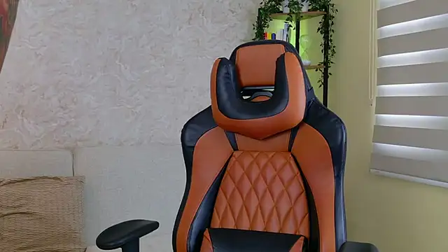 AdanReilly online show from 02-11-25, 02:13