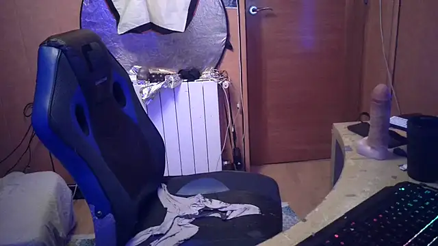 Lia Y PatrickX online show from 01-19-25, 03:18