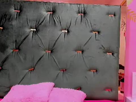 Snapshot of Hellen__4master chatting on 03-18-25, 05:10 Hellen 4master online show from 03-18-25, 05:10