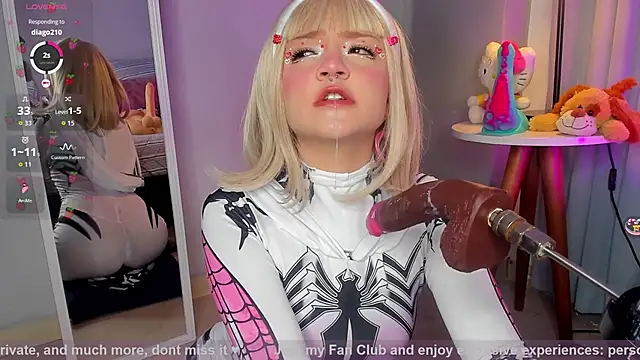 Snapshot of Tiny__Emmy chatting on 10-05-25, 09:18 Tiny Emmy online show from 10-05-25, 09:18