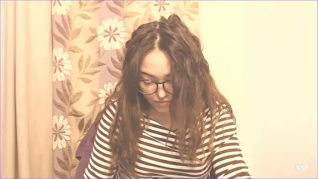 Snapshot of hrnyteacher chatting on 01-31-25, 07:51 hrnyteacher online show from 01-31-25, 07:51