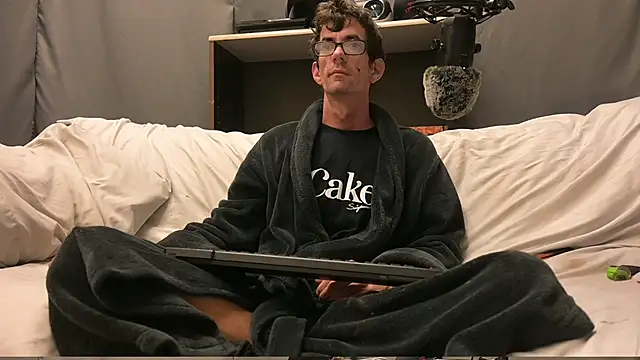 Snapshot of joeiandola chatting on 12-14-25, 04:34 joeiandola online show from 12-14-25, 04:34