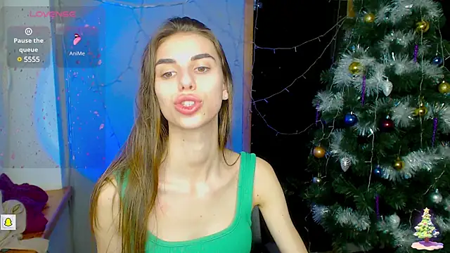 Snapshot of EmmyGreans chatting on 12-16-24, 03:54 EmmyGreans online show from 12-16-24, 03:54