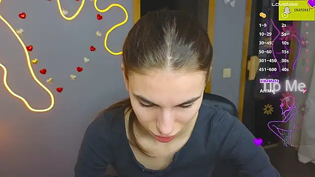 Snapshot of EmmyGreans chatting on 03-17-25, 06:29 EmmyGreans online show from 03-17-25, 06:29