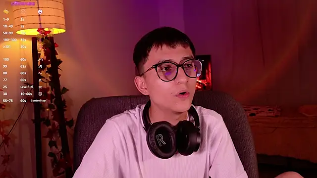 Snapshot of Mr_evan1 chatting on 12-13-24, 06:05 Mr evan1 online show from 12-13-24, 06:05