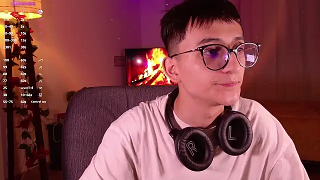 Snapshot of Mr_evan1 chatting on 12-14-24, 03:15 Mr evan1 online show from 12-14-24, 03:15