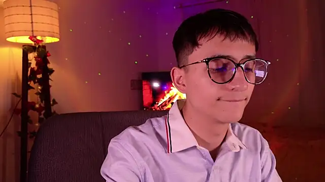 Snapshot of Mr_evan1 chatting on 12-16-24, 02:27 Mr evan1 online show from 12-16-24, 02:27