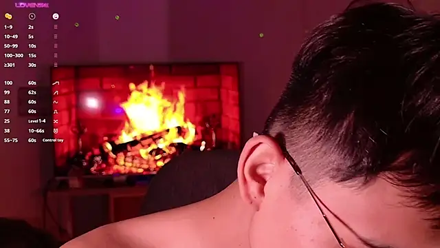 Snapshot of Mr_evan1 chatting on 12-17-24, 06:53 Mr evan1 online show from 12-17-24, 06:53