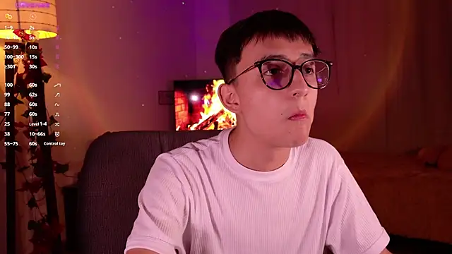 Snapshot of Mr_evan1 chatting on 12-18-24, 04:17 Mr evan1 online show from 12-18-24, 04:17