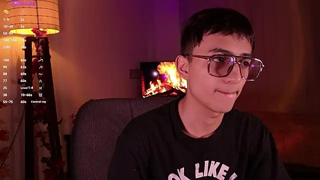 Snapshot of Mr_evan1 chatting on 12-27-24, 12:23 Mr evan1 online show from 12-27-24, 12:23