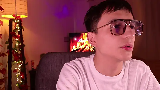 Snapshot of Mr_evan1 chatting on 01-03-25, 02:08 Mr evan1 online show from 01-03-25, 02:08