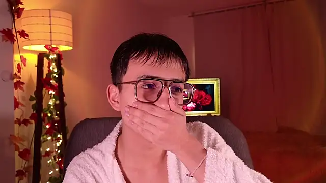 Snapshot of Mr_evan1 chatting on 01-04-25, 04:32 Mr evan1 online show from 01-04-25, 04:32