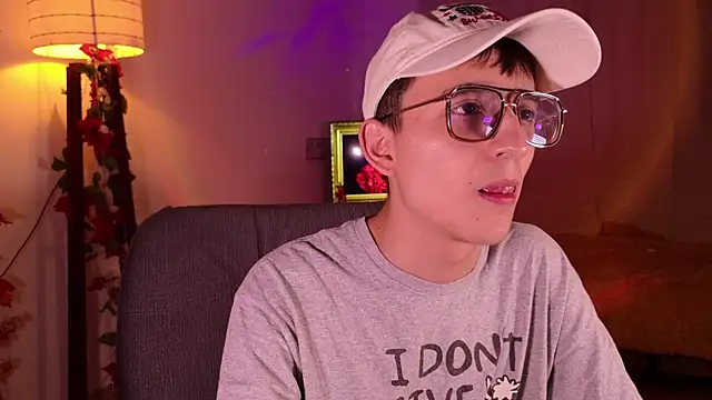 Snapshot of Mr_evan1 chatting on 01-05-25, 02:19 Mr evan1 online show from 01-05-25, 02:19