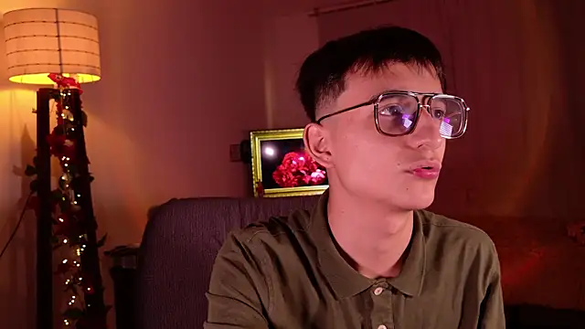 Snapshot of Mr_evan1 chatting on 01-09-25, 04:28 Mr evan1 online show from 01-09-25, 04:28