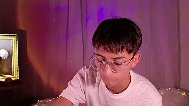 Snapshot of Mr_evan1 chatting on 01-26-25, 02:30 Mr evan1 online show from 01-26-25, 02:30