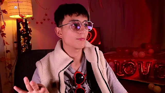 Snapshot of Mr_evan1 chatting on 02-10-25, 02:05 Mr evan1 online show from 02-10-25, 02:05