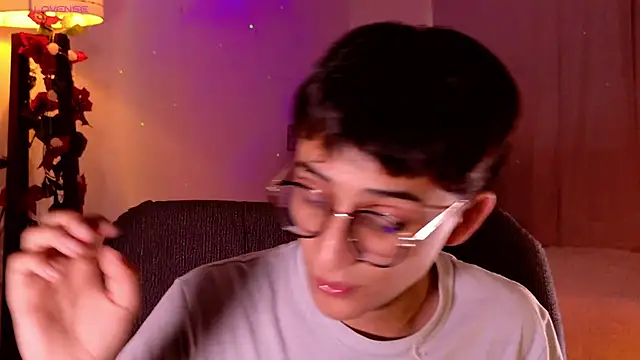 Snapshot of Mr_evan1 chatting on 02-17-25, 07:31 Mr evan1 online show from 02-17-25, 07:31