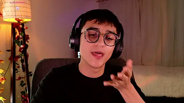 Snapshot of Mr_evan1 chatting on 02-19-25, 05:27 Mr evan1 online show from 02-19-25, 05:27