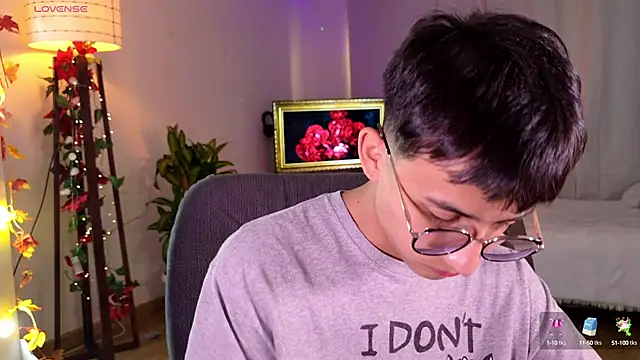 Snapshot of Mr_evan1 chatting on 02-28-25, 05:04 Mr evan1 online show from 02-28-25, 05:04