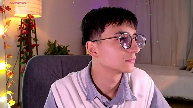 Snapshot of Mr_evan1 chatting on 03-10-25, 02:05 Mr evan1 online show from 03-10-25, 02:05