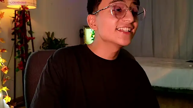 Snapshot of Mr_evan1 chatting on 03-12-25, 05:38 Mr evan1 online show from 03-12-25, 05:38