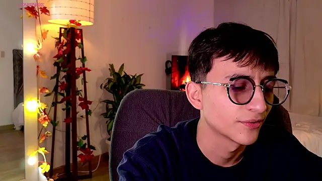 Snapshot of Mr_evan1 chatting on 03-14-25, 04:09 Mr evan1 online show from 03-14-25, 04:09