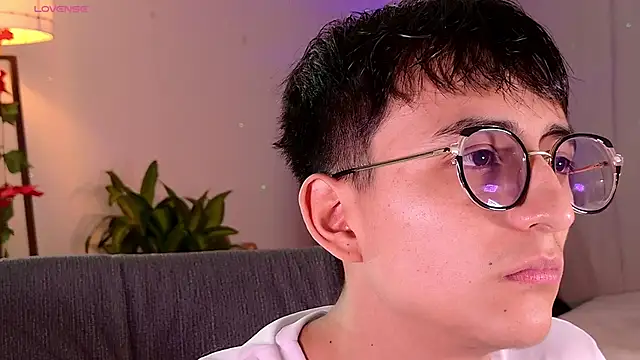 Snapshot of Mr_evan1 chatting on 03-17-25, 02:56 Mr evan1 online show from 03-17-25, 02:56