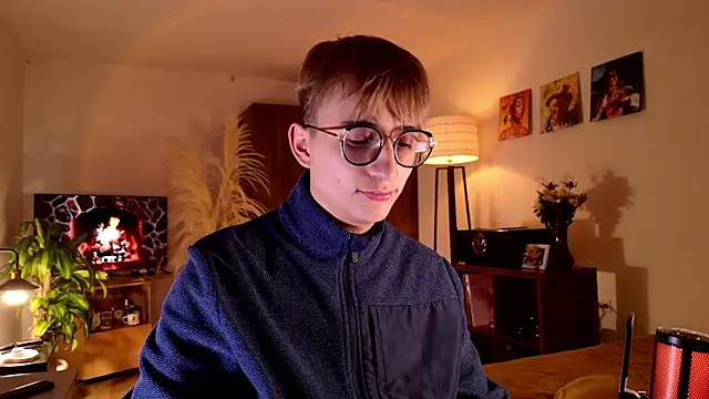 Snapshot of Mr_evan1 chatting on 09-10-25, 02:28 Mr evan1 online show from 09-10-25, 02:28