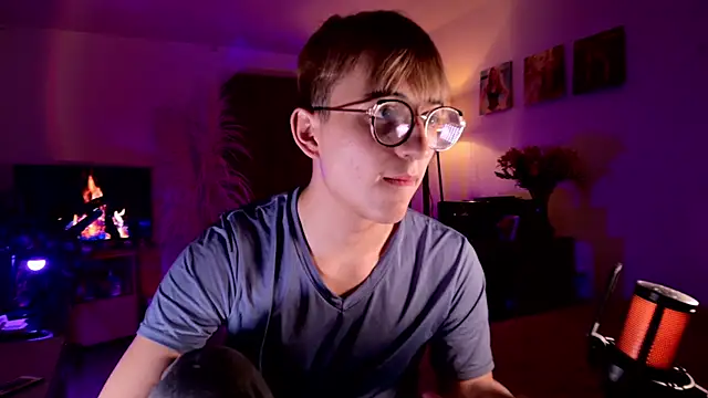 Snapshot of Mr_evan1 chatting on 09-18-25, 03:25 Mr evan1 online show from 09-18-25, 03:25