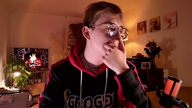 Snapshot of Mr_evan1 chatting on 09-30-25, 04:34 Mr evan1 online show from 09-30-25, 04:34