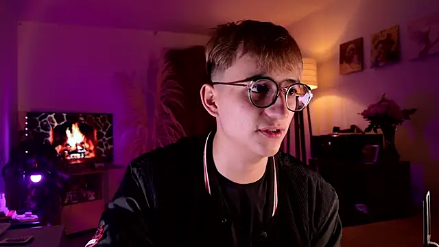 Snapshot of Mr_evan1 chatting on 10-02-25, 04:36 Mr evan1 online show from 10-02-25, 04:36