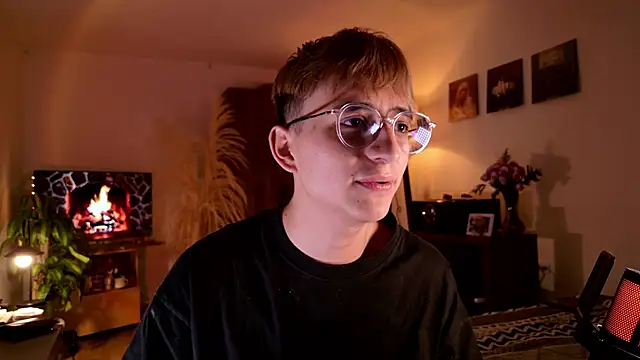 Snapshot of Mr_evan1 chatting on 10-10-25, 03:55 Mr evan1 online show from 10-10-25, 03:55