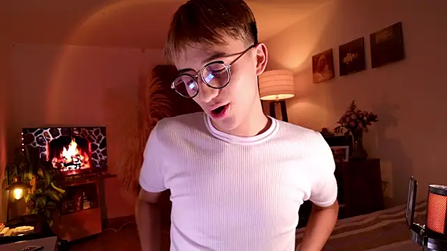 Snapshot of Mr_evan1 chatting on 10-15-25, 02:39 Mr evan1 online show from 10-15-25, 02:39